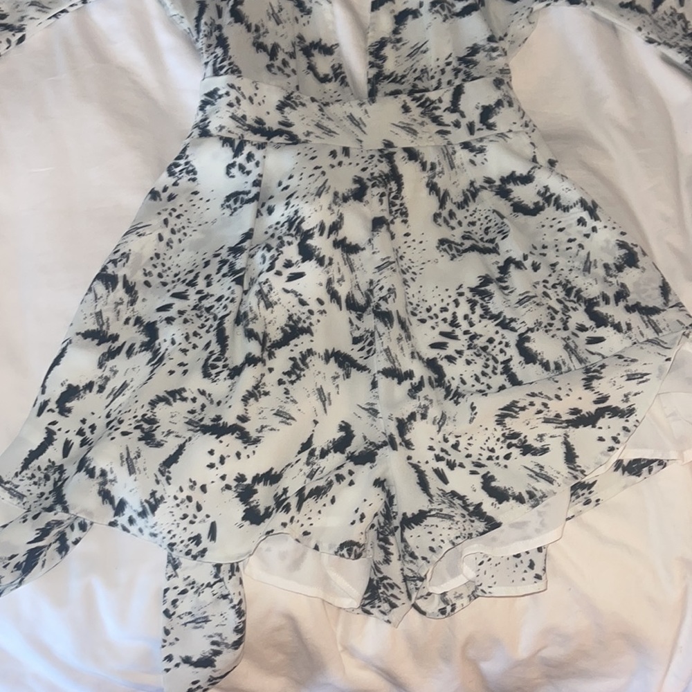Reference Open Back Romper - Picture 3 of 4